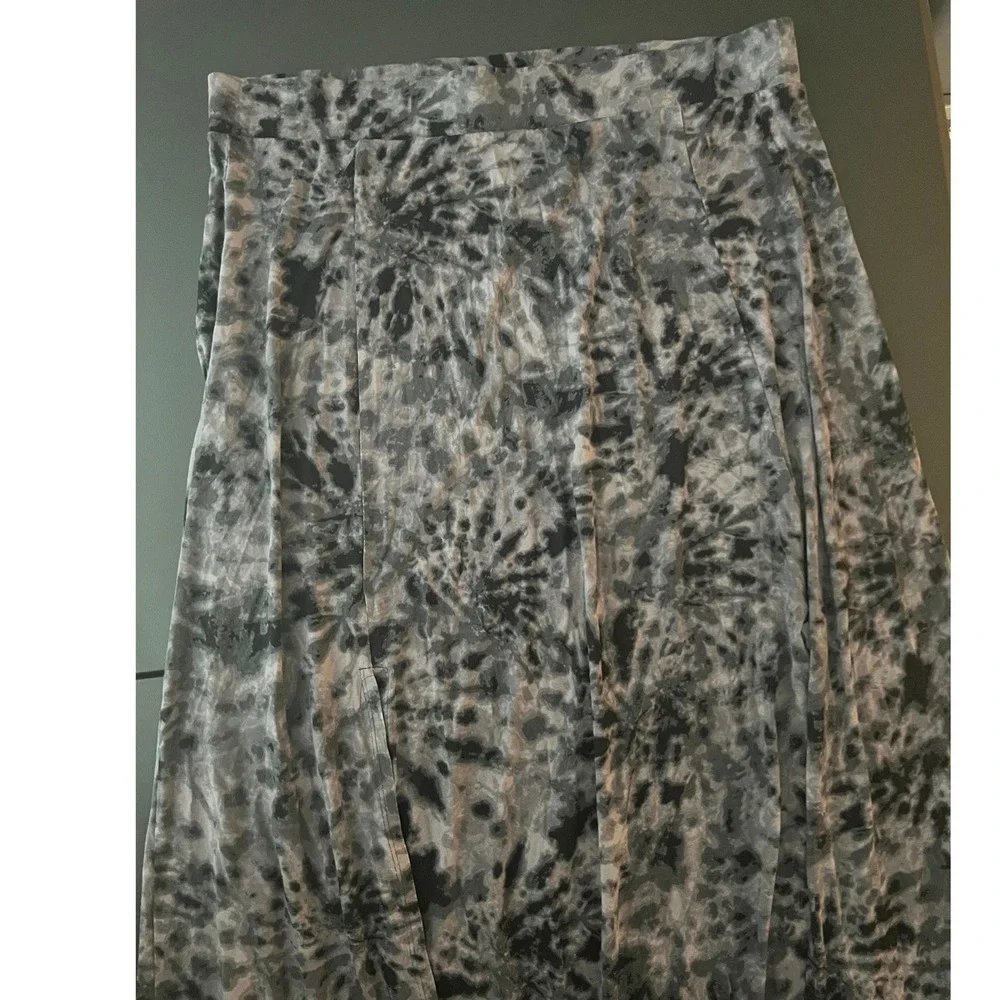Torrid Grey Black Tie Dye Crushed Maxi Skirt Side Slit Plus Size 2X (1000)